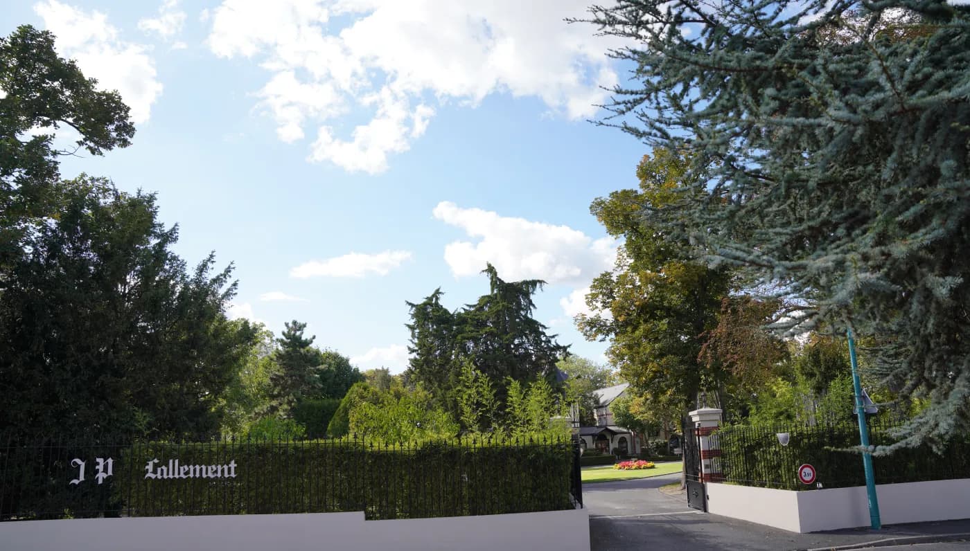 L'entrée de L'Assiette Champenoise, à Tinqueux près de Reims